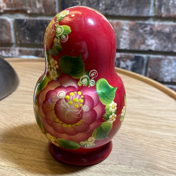 Russian Wooden Kachina Stacking dolls. Four stack in main doll. One flaw shown - Picture 4 of 11